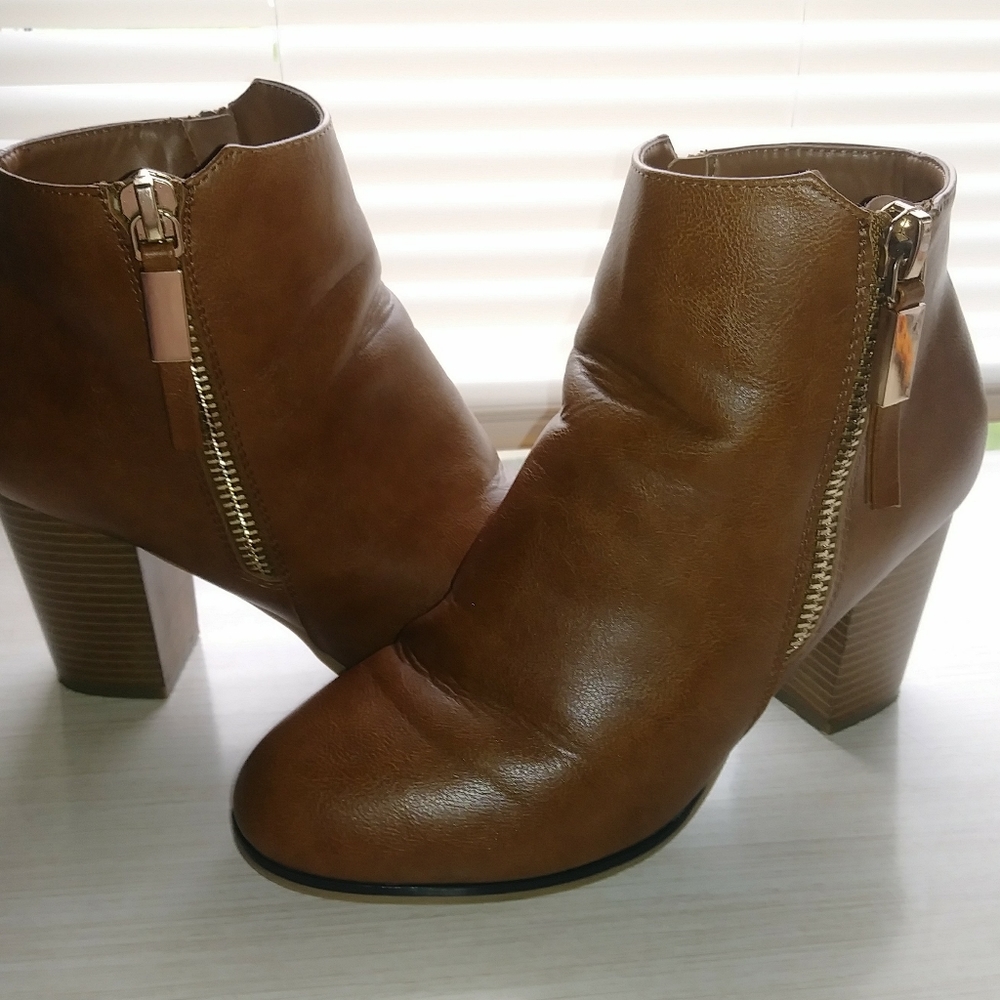 Apt.9 womens leather heels